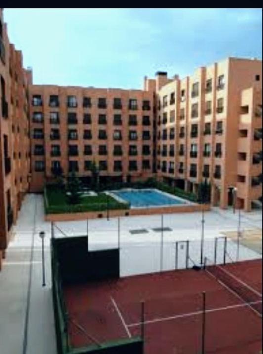 En Madrid, A Unos Minutos Del Aeropuerto Airport Barajas, Plenilunio, Estadio De Futbol Metropolitano, Feria De Madrid, Clinica Navarra Экстерьер фото